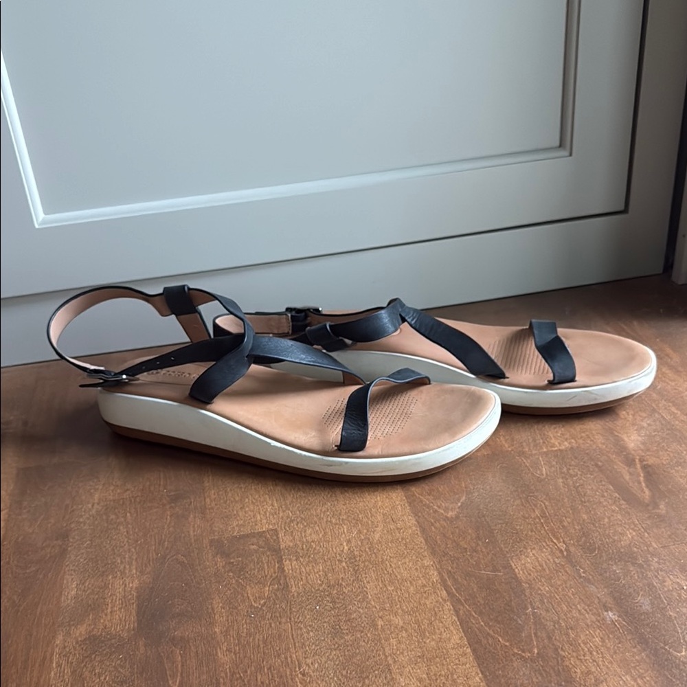 Corso Como Leather Women's Black Sandals